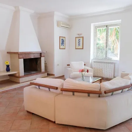 Bed & Breakfast Domus Aurea Paestum